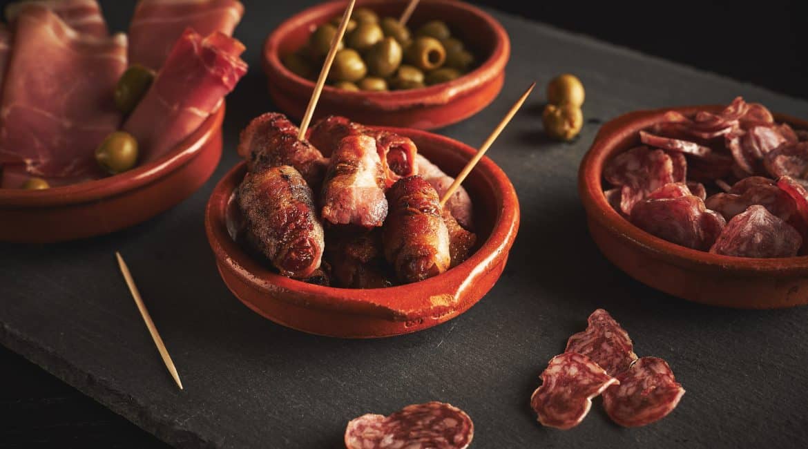 Datteln im Speckmantel