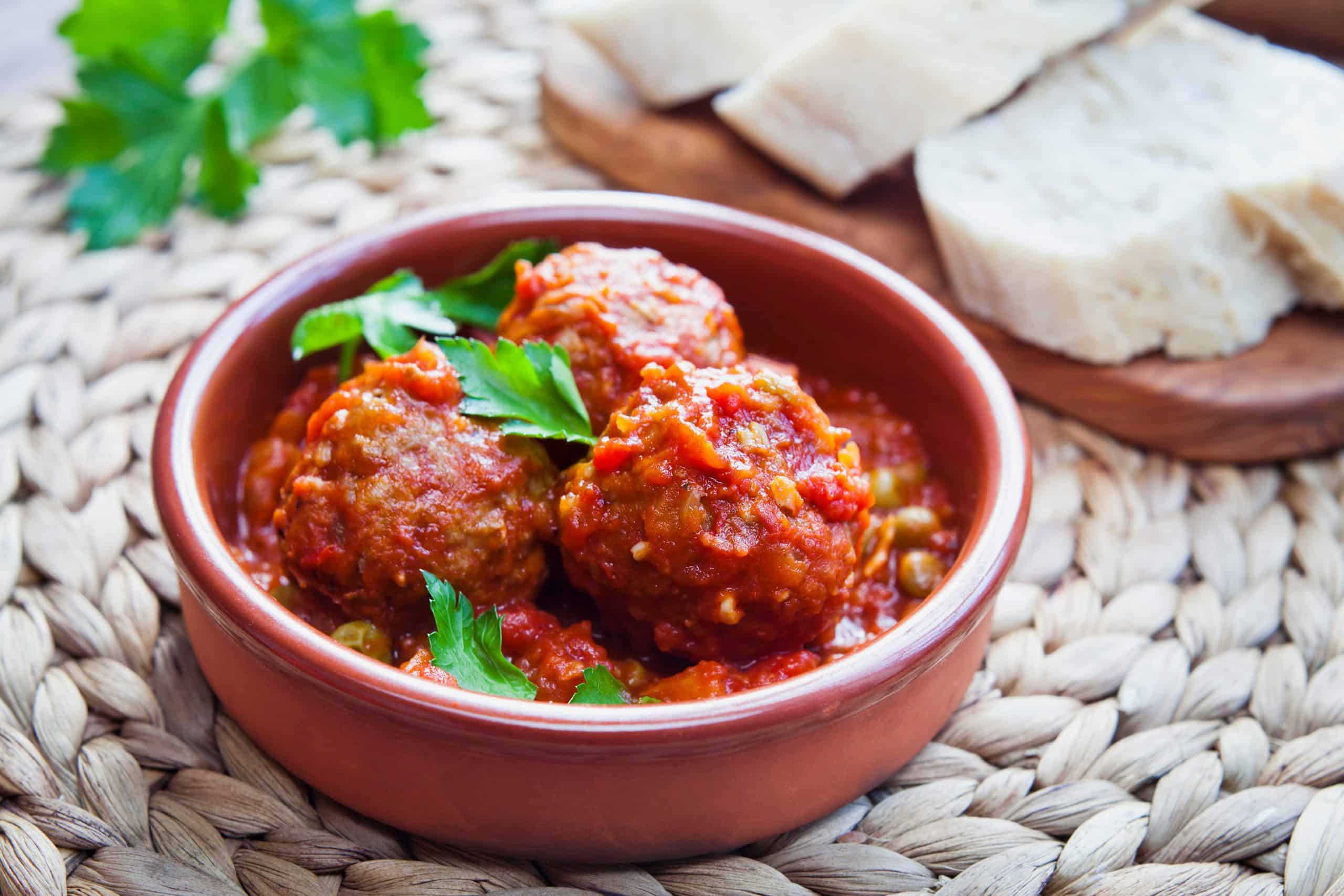 ALBÓNDIGAS EN SALSA DE TOMATE