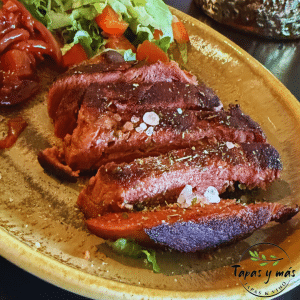 Filete vegano con Chutney rojo im Tapas y más, Lüdenscheid